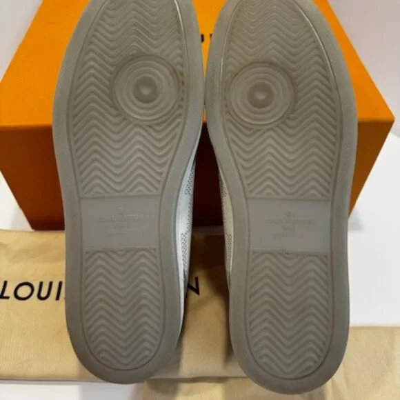 Louis Vuitton Rivoli Sneaker (US 9) - Picture 3 of 8